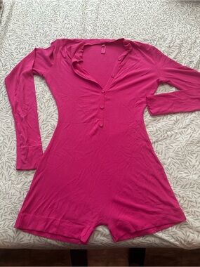 Skims hot pink onsie sleepwear - Size M